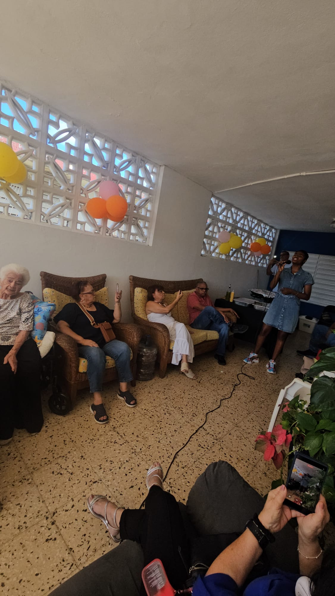 Familias compartiendo momentos especiales